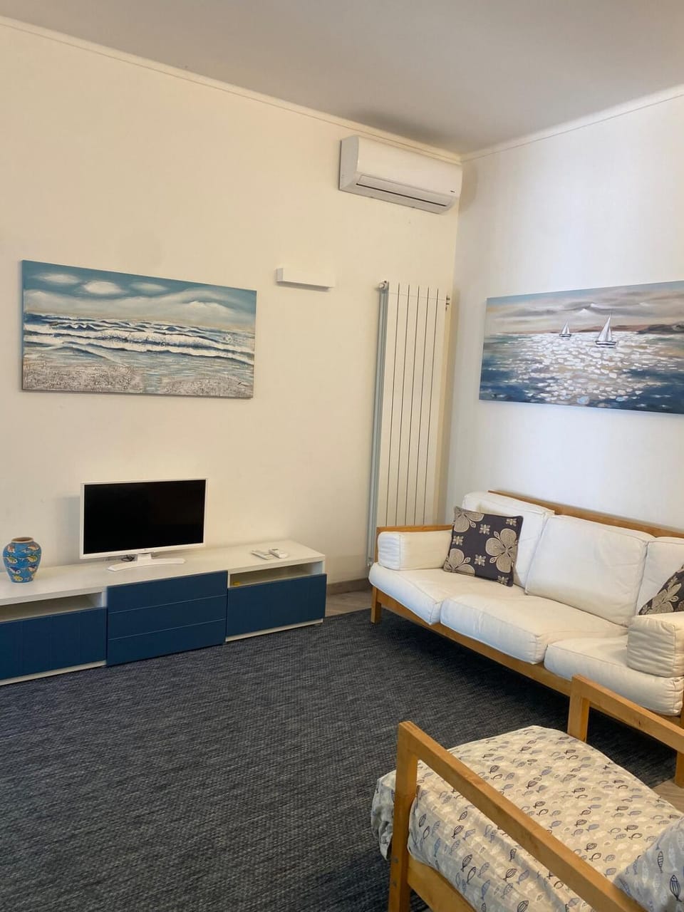 Living room, air conditioner