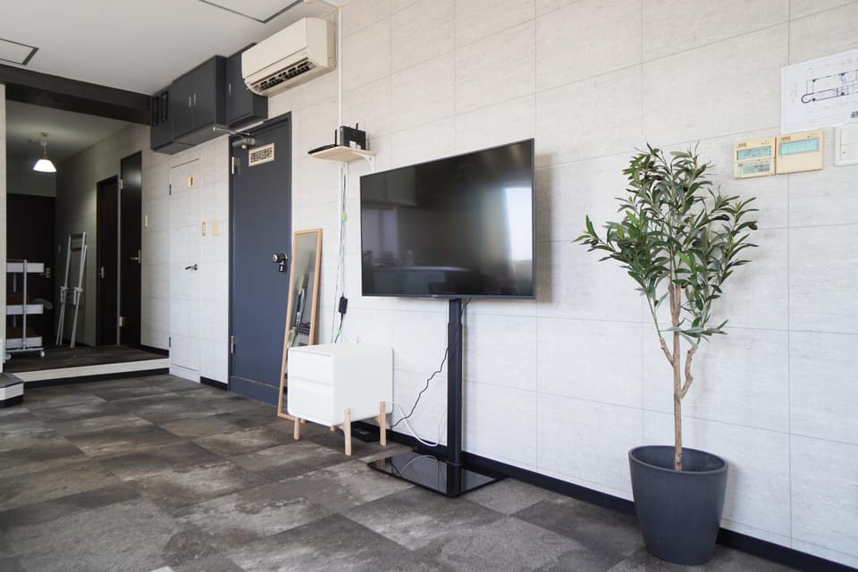 Nishiki-en Apartment in Osaka