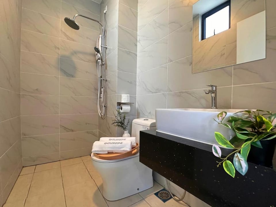 Shower, Toilet, Bathroom