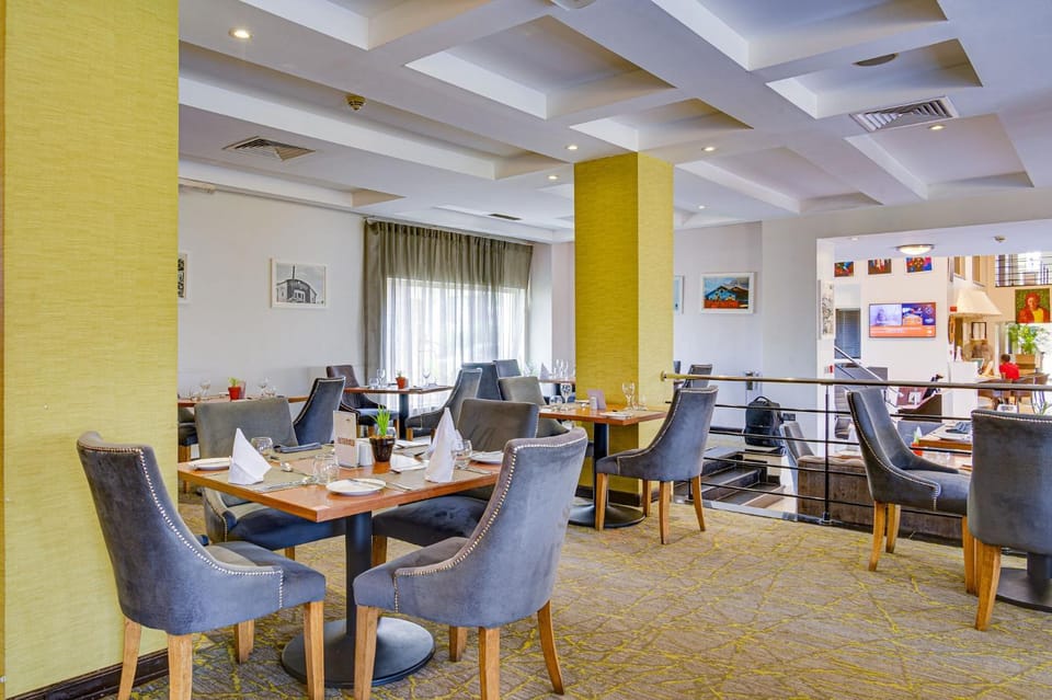 Restaurant/places to eat, Restaurant/places to eat, Food and drinks