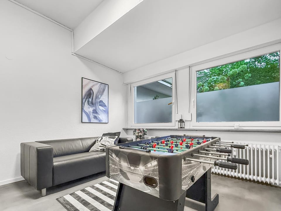 Game Room, Living room, Seating area