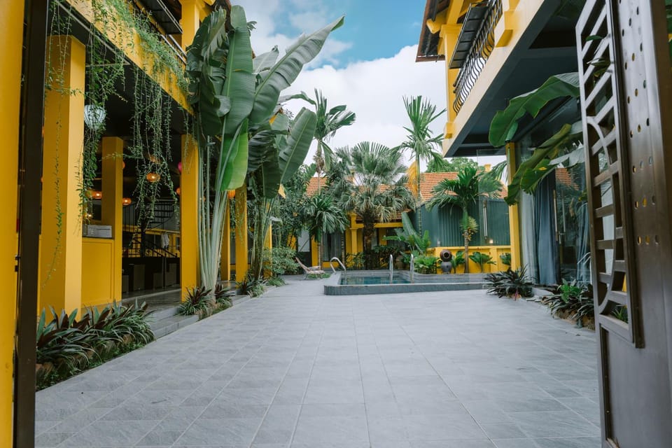 Property building, Day, Neighbourhood, Street view