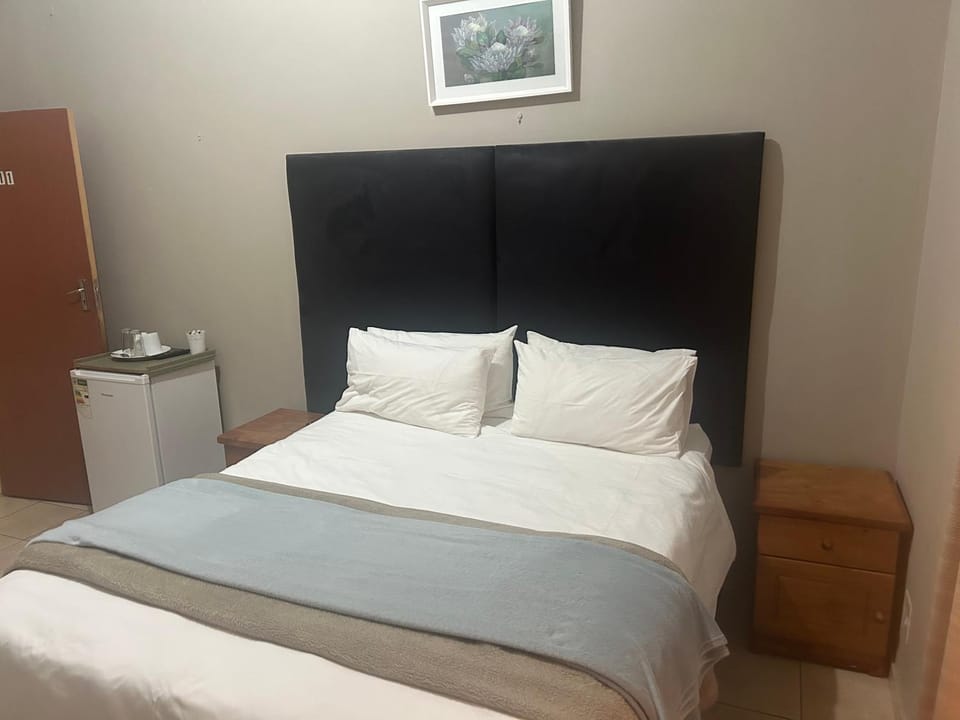 C'est Si Bon Accommodation at 53 Van Heerden Mokopane Capsule hotel in South Africa