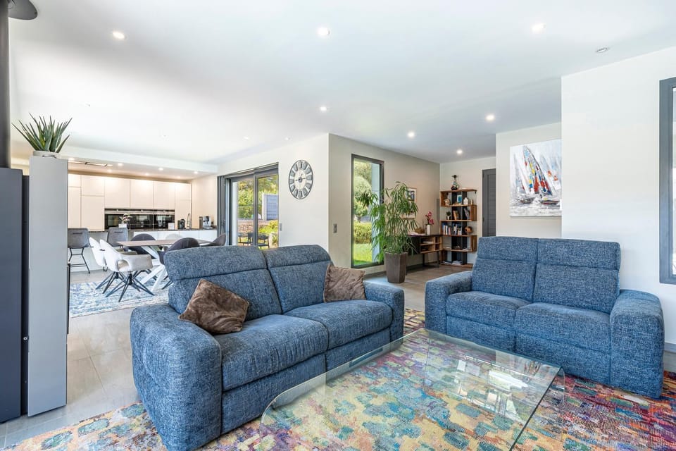 Living room, Seating area