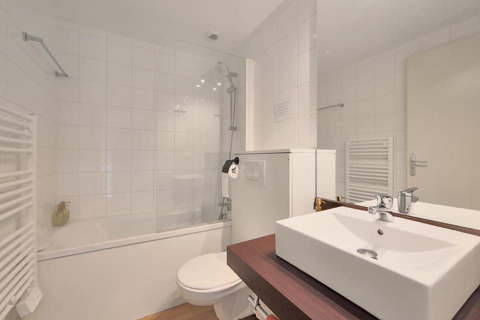 Bathroom, Bath