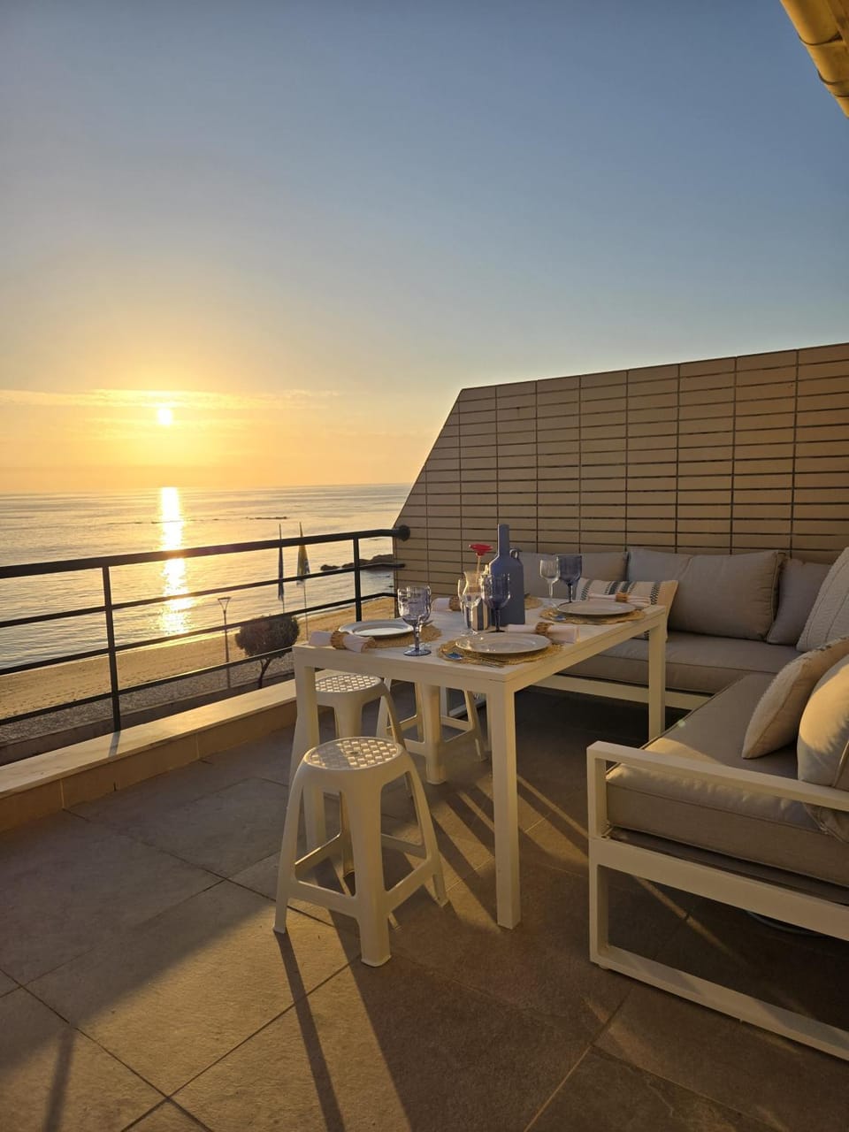 Natural landscape, View (from property/room), Balcony/Terrace, Seating area, Dining area, Sea view, Sunset