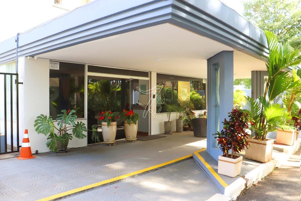 Property building, Facade/entrance, Day