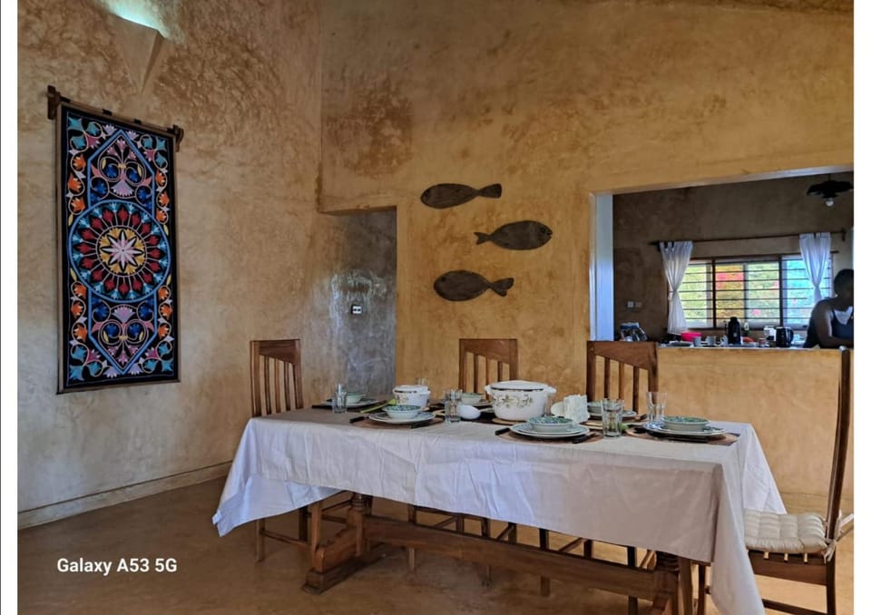 Food and drinks, Dining area, Food, Breakfast, Lunch, Dinner