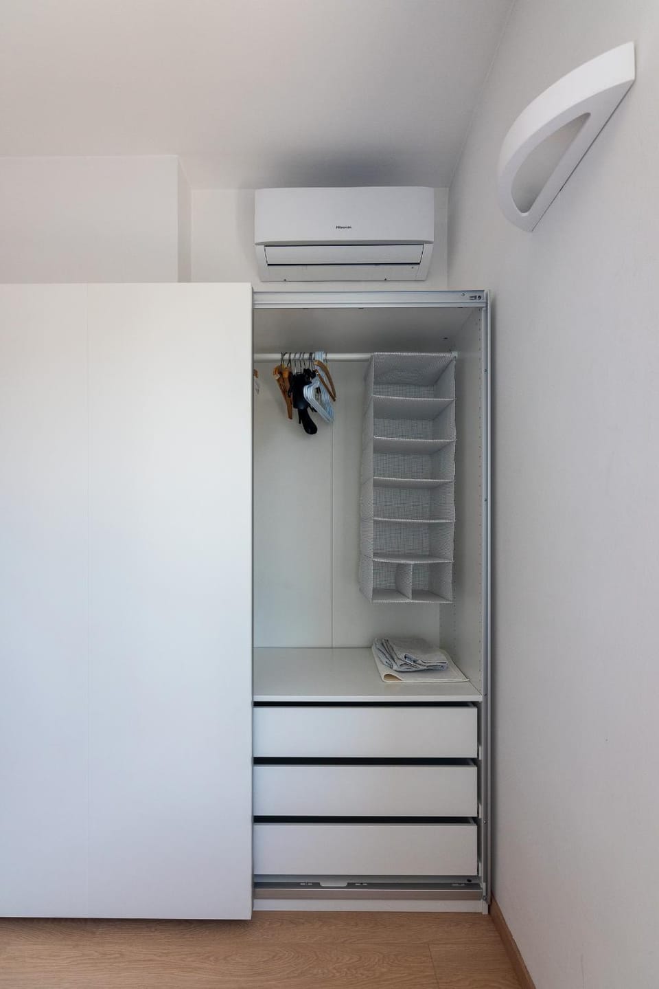 wardrobe, air conditioner