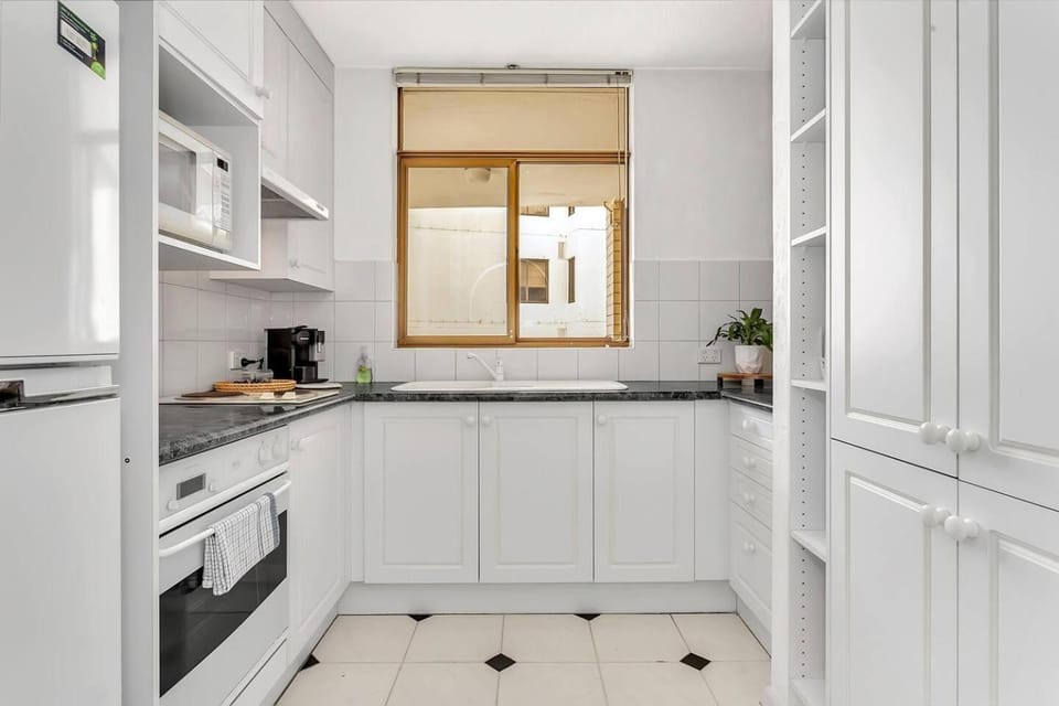Kitchen or kitchenette, Other, oven, stove