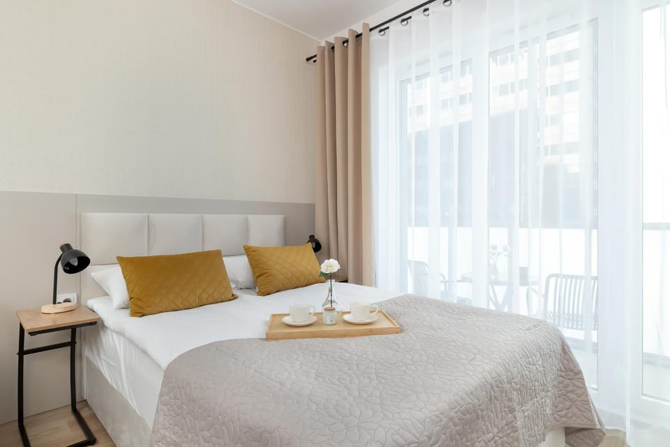 Bed, Photo of the whole room, towels