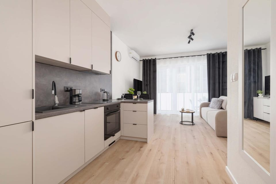 Bed, Coffee/tea facilities, Kitchen or kitchenette, Living room, Photo of the whole room, Seating area, oven, stove