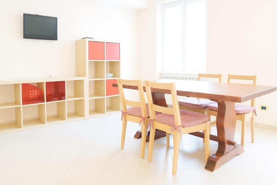 TV and multimedia, Dining area