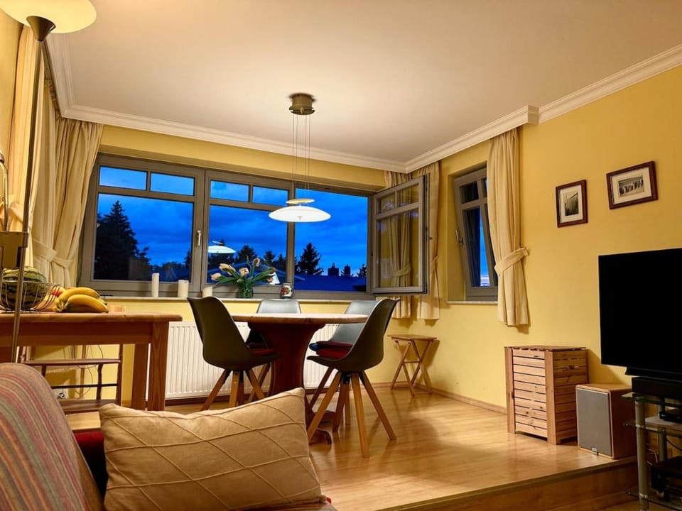 Sonnige, ruhige Wohnung 5 min zum Strand u Zentrum Apartment in Zinnowitz
