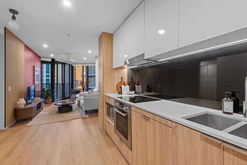 Kitchen or kitchenette, dishwasher, stove