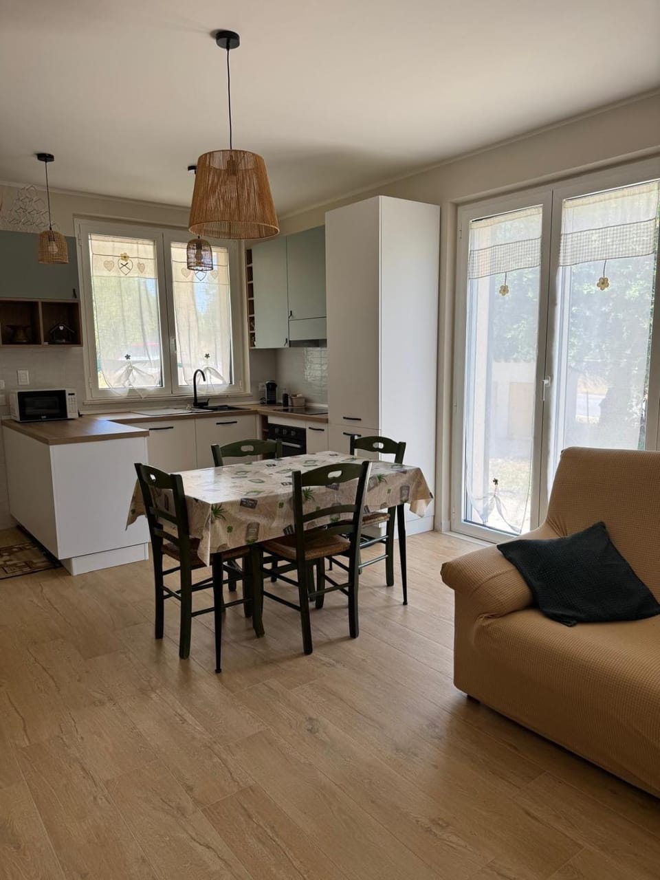 Living room, Dining area