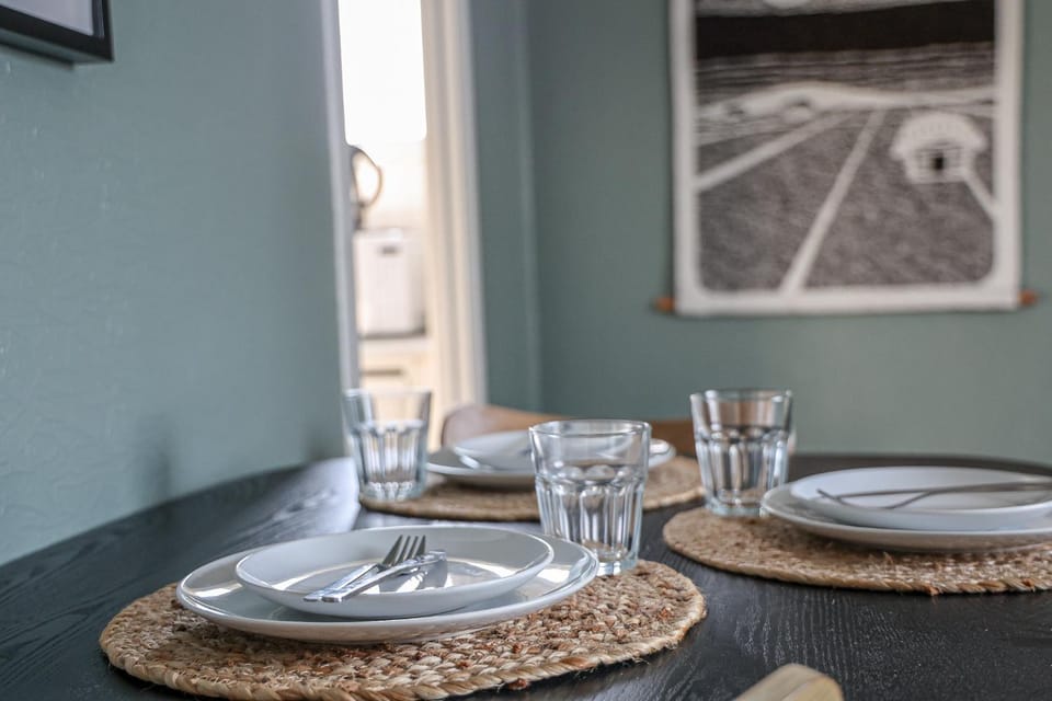 Dining area, Food