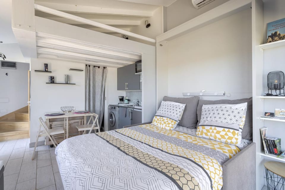 Property building, Living room, Bedroom