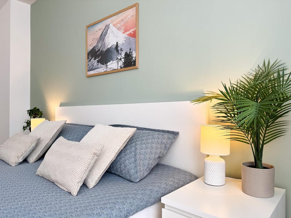 Bed, Bedroom