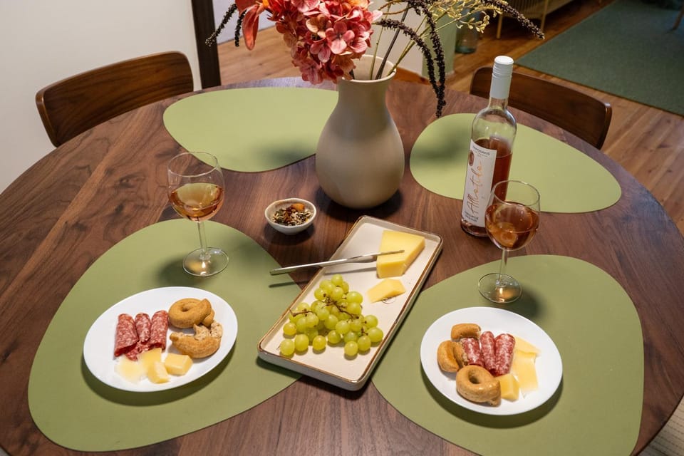 Dining area, Food
