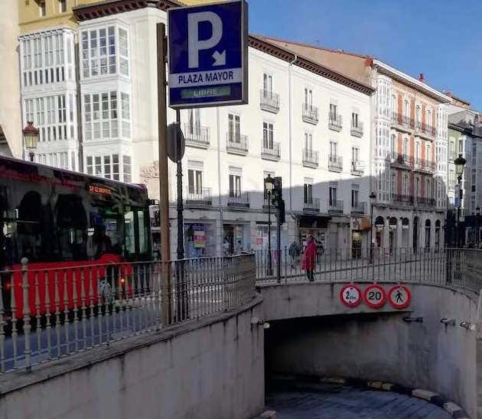 AtuaireHome Plaza Mayor II con Parking Incluido Apartment in Burgos
