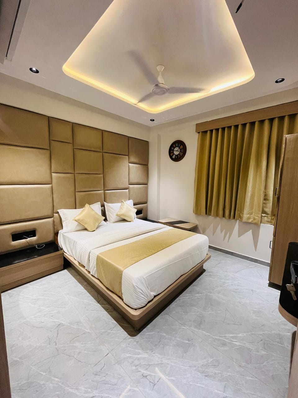 Hotel Prominent Hotel in Ahmedabad