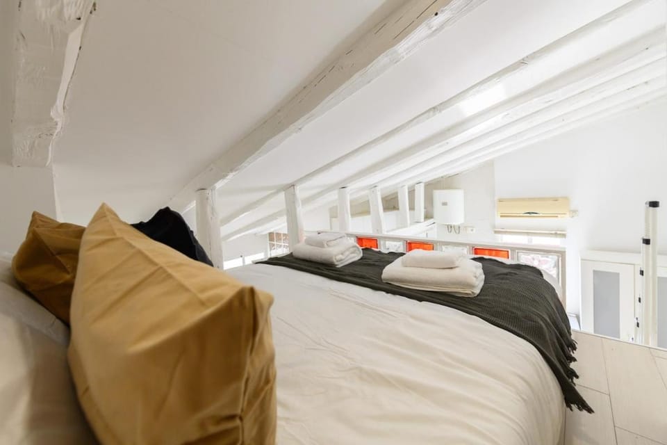 1 bedroom loft apartment in the center Temporal SVI154 Apartment in Centro
