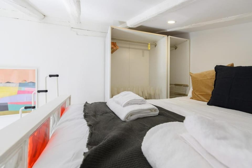 1 bedroom loft apartment in the center Temporal SVI154 Apartment in Centro