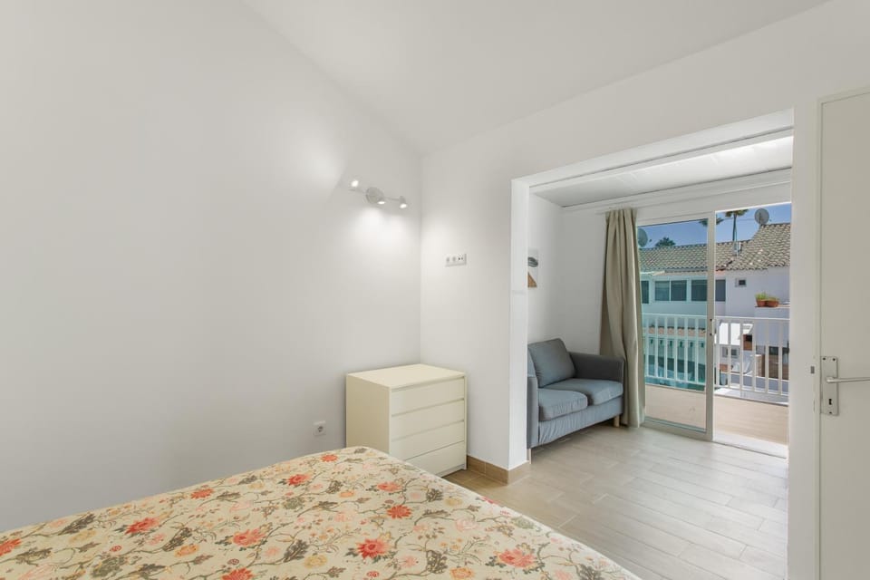 Property building, Living room, Bedroom