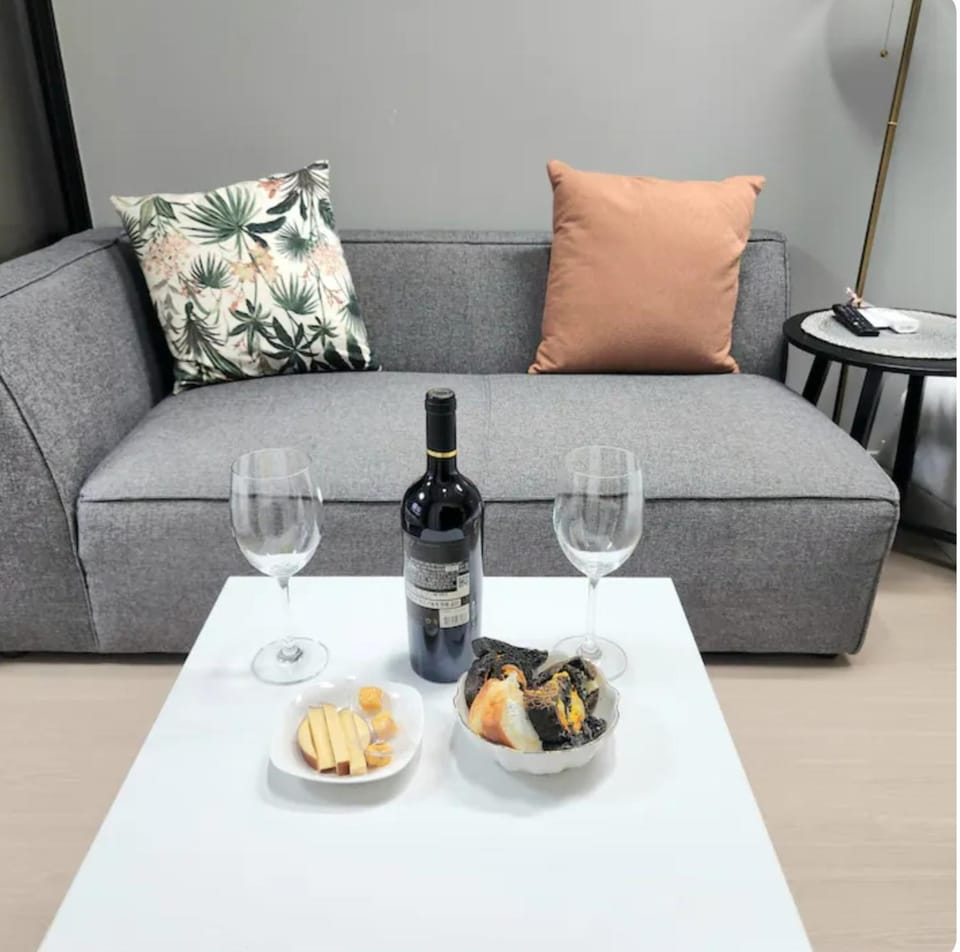 Busan#Gwangalli#High floor ocean view#1min from the beach Bed and Breakfast in Busan