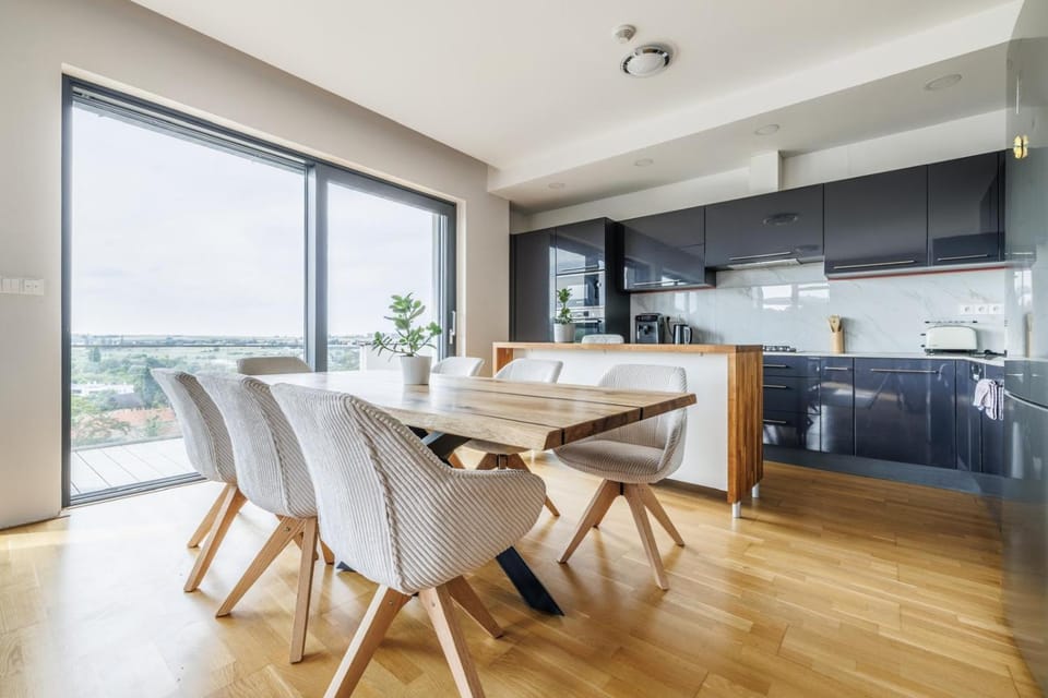 Kitchen or kitchenette, Living room, Seating area, Dining area, pet friendly, stove