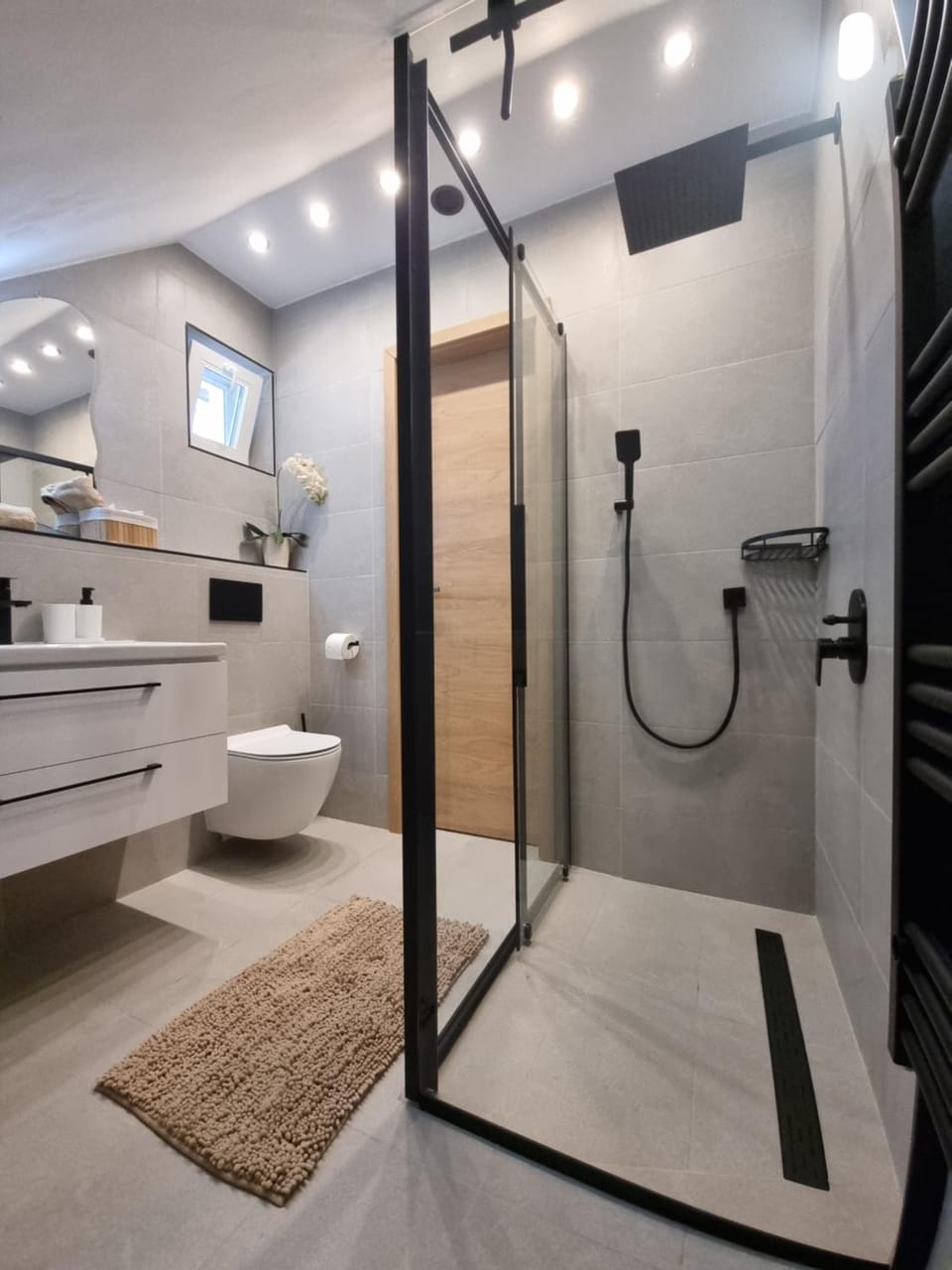 Shower, Toilet, Bathroom