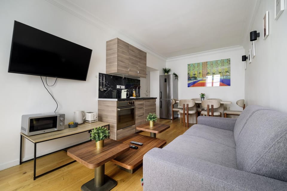 Communal lounge/ TV room, TV and multimedia, Kitchen or kitchenette, Living room, Seating area, Dining area, Evening entertainment, minibar, pet friendly