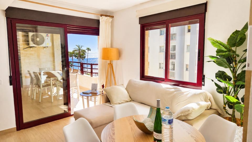 Living room, Sea view