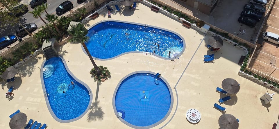 Swimming pool, Swimming pool