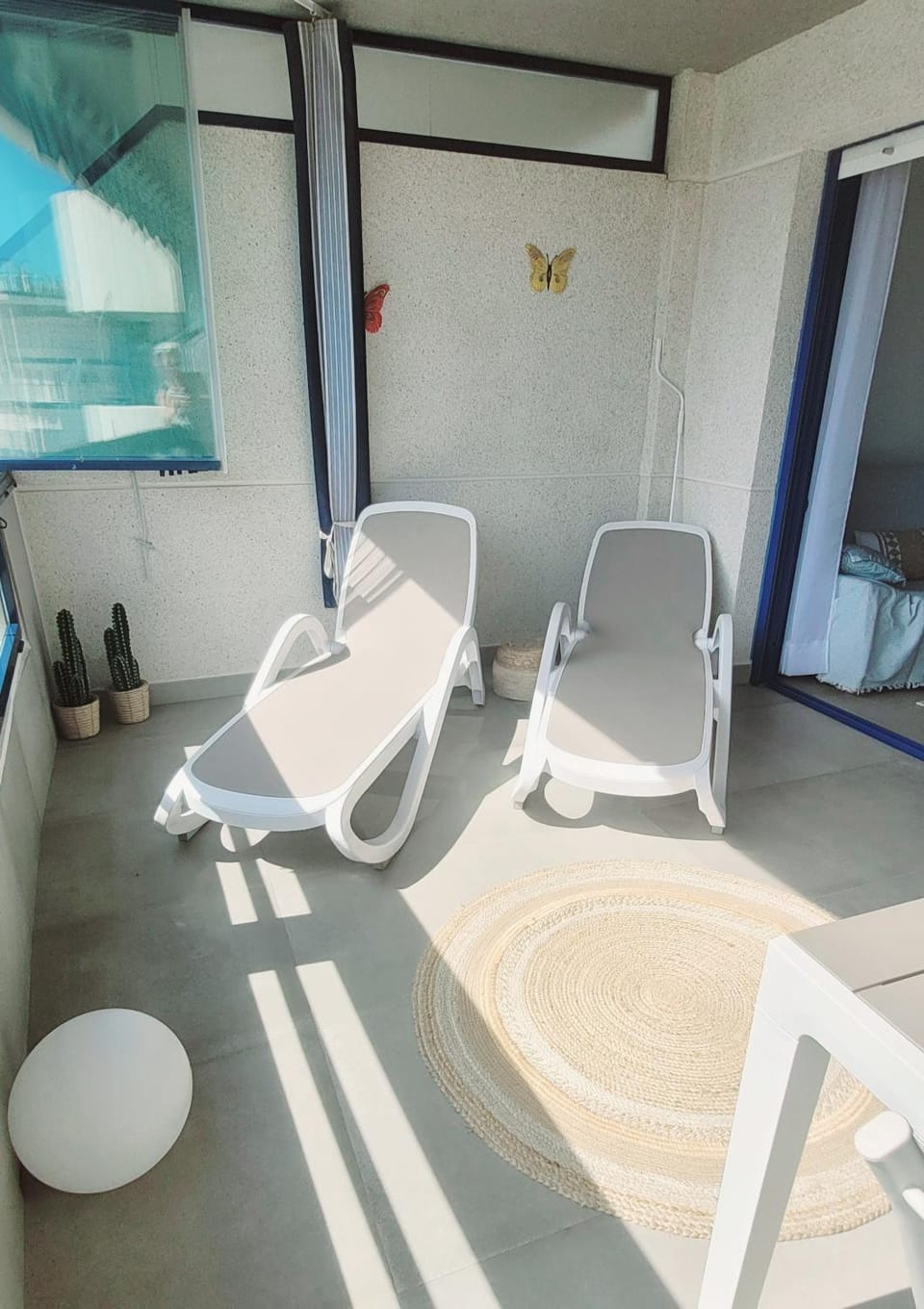 Balcony/Terrace, sunbed