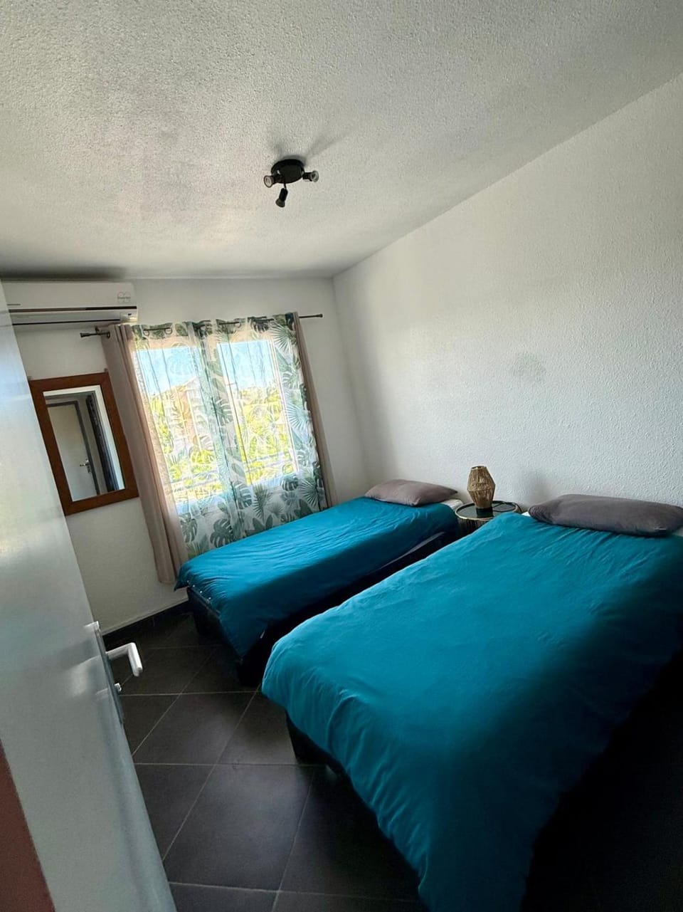 Photo of the whole room, Bedroom, air conditioner