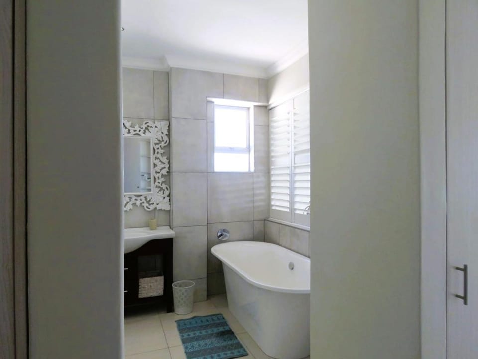 Bathroom, Bath