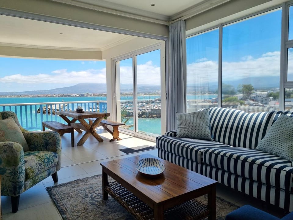 View (from property/room), Balcony/Terrace, Living room, Seating area, Dining area, Sea view