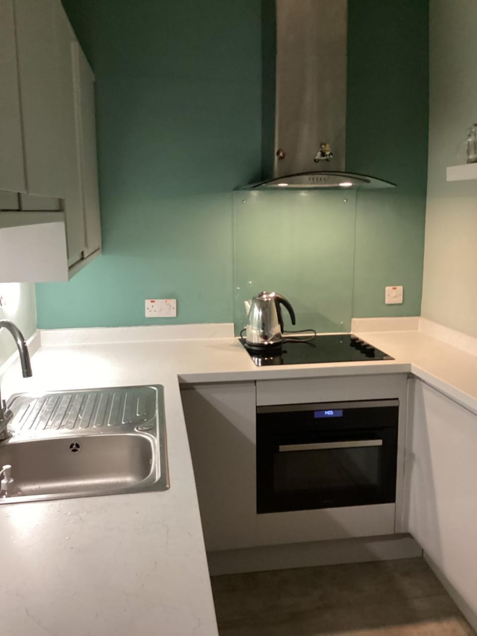 Coffee/tea facilities, Kitchen or kitchenette, stove, toaster