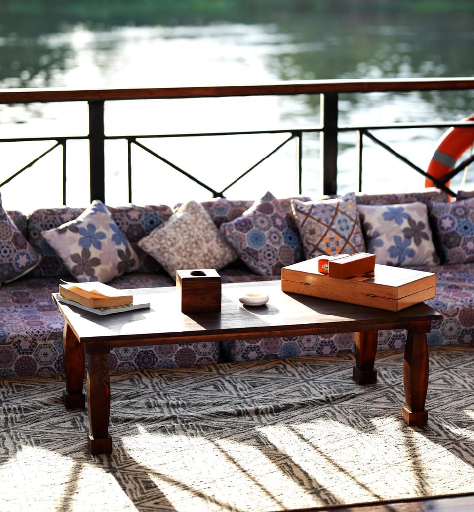 View (from property/room), Balcony/Terrace, Seating area, River view