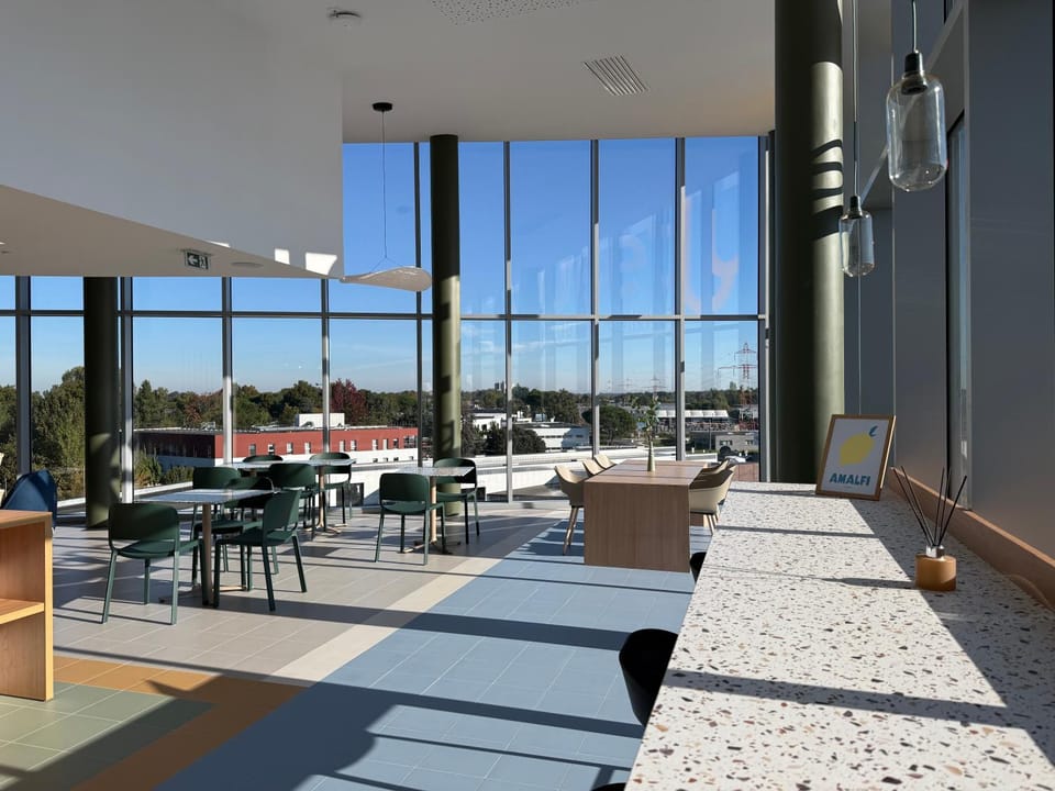 Property building, Breakfast