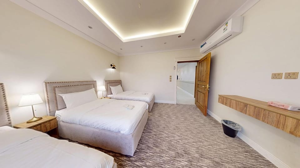 Bed, Photo of the whole room, Bedroom, air conditioner