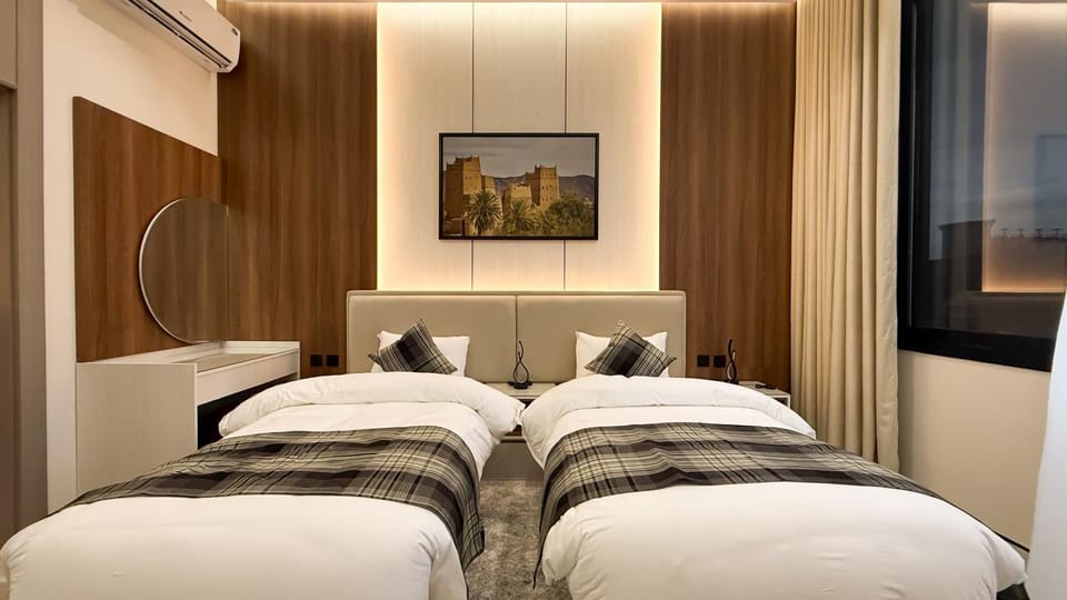 Bed, Photo of the whole room, Bedroom, air conditioner