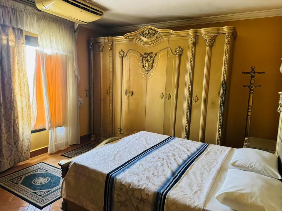 Photo of the whole room, Bedroom, air conditioner