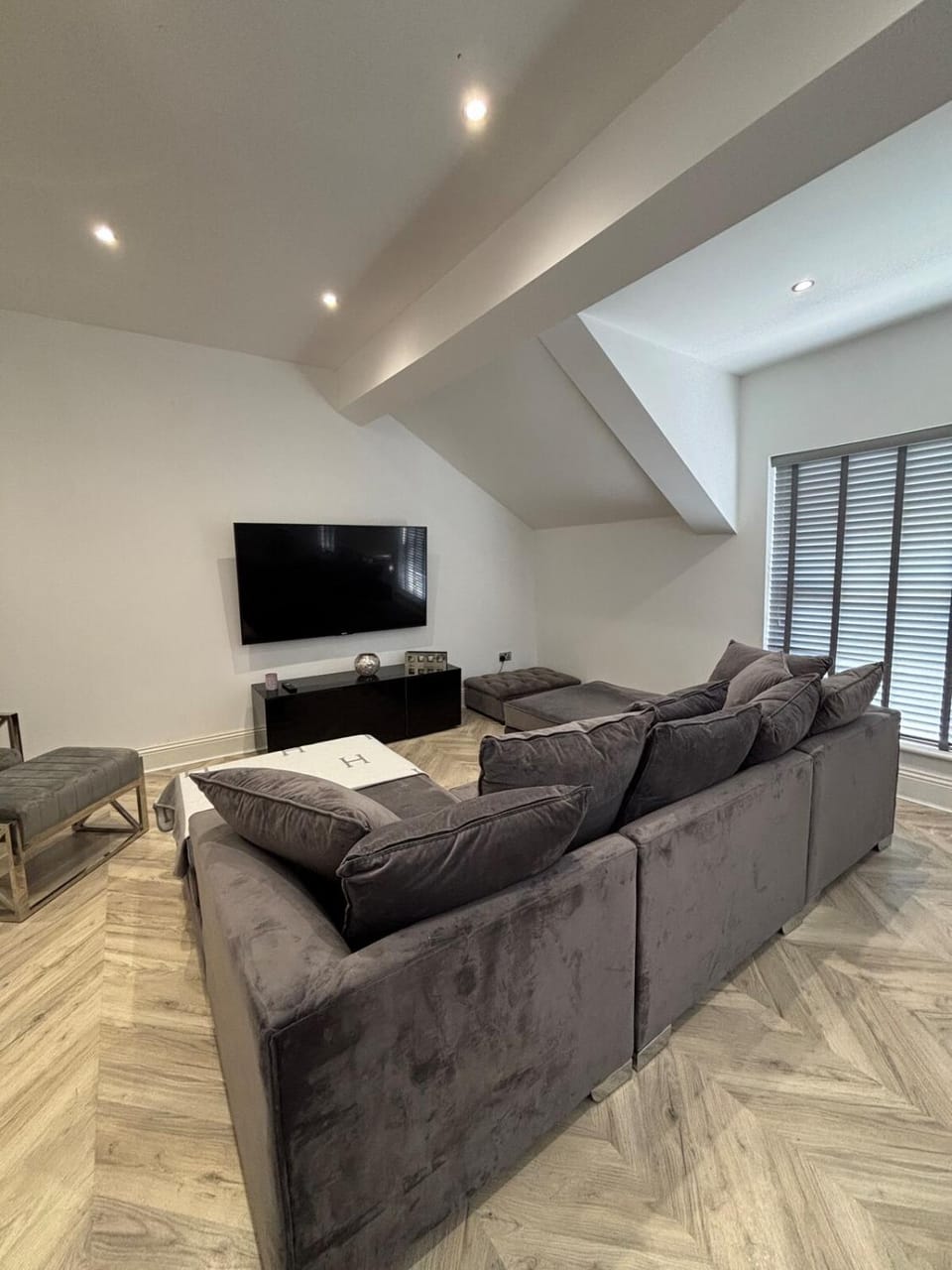 Modern Top Floor Aparment Near Beach Luxury Apartment in West Lancashire District