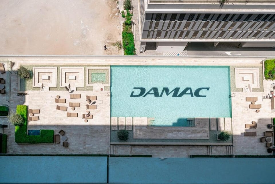 Luxury 1BR- Burj Khalifa View- Pool & Gym Apartment in Dubai