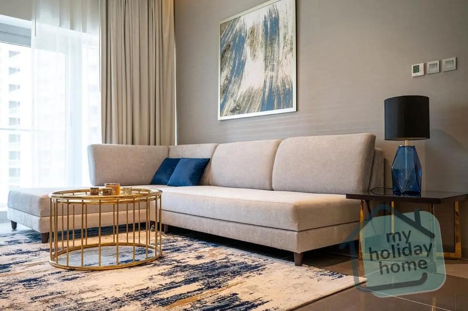 Luxury 1BR- Burj Khalifa View- Pool & Gym Apartment in Dubai