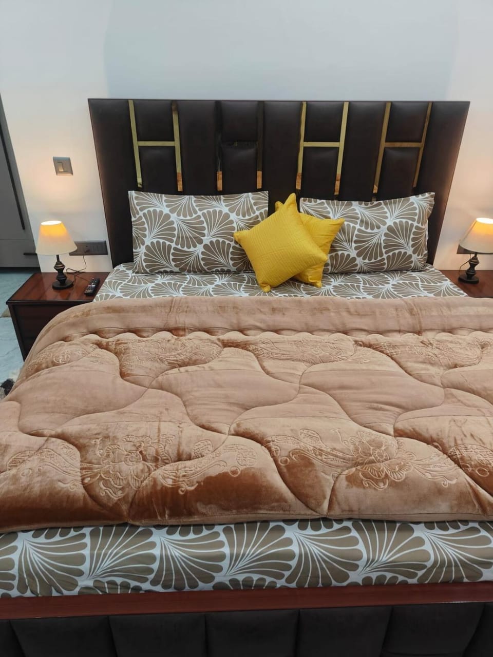 3 bed 3 bath home in Gurugram golf course road Apartment in Gurugram