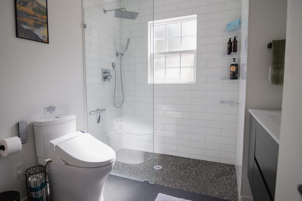 Shower, Toilet, bidet